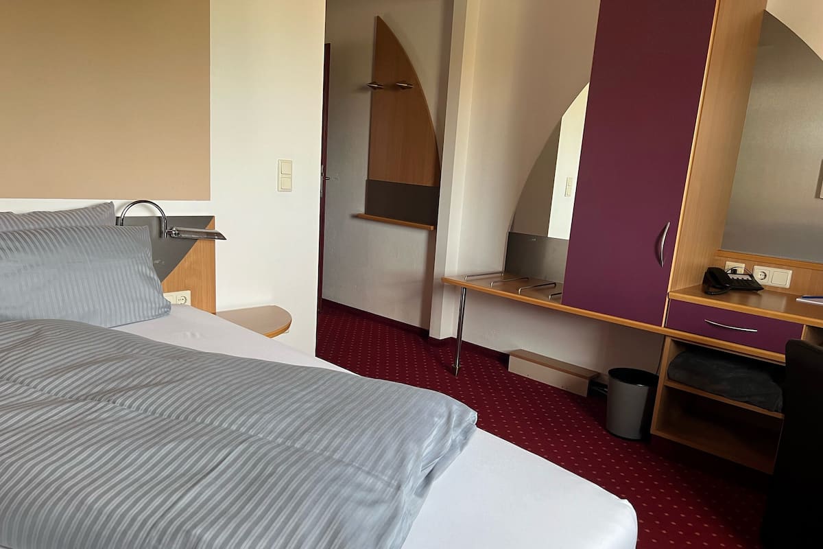 Eenvoudige eenpersoonskamer | 1 slaapkamer, luxe beddengoed, donzen dekbedden, pillowtop-bedden