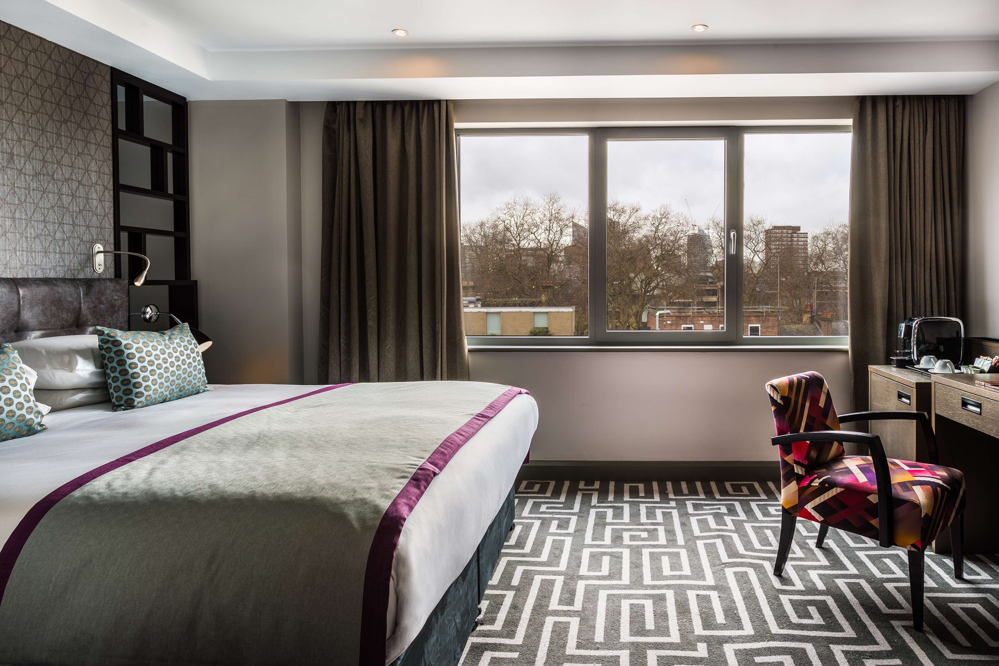 Hypo-allergenic bedding, minibar, in-room safe, desk
