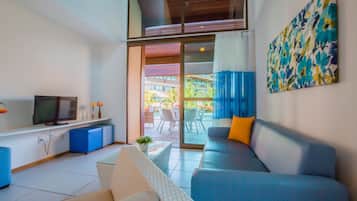 Luksusbungalow, 4 makuuhuonetta, yksityinen uima-allas | Olohuone | Taulutelevisio