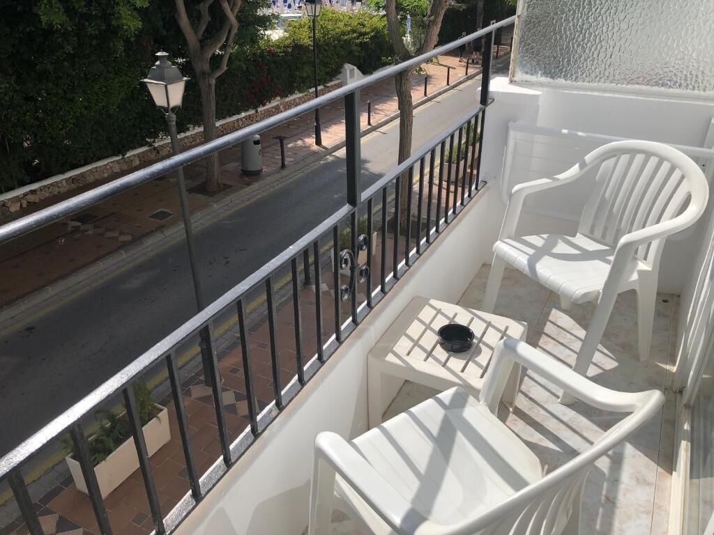 Habitación estándar con 2 camas individuales, balcón, vistas a la ciudad | Balcón