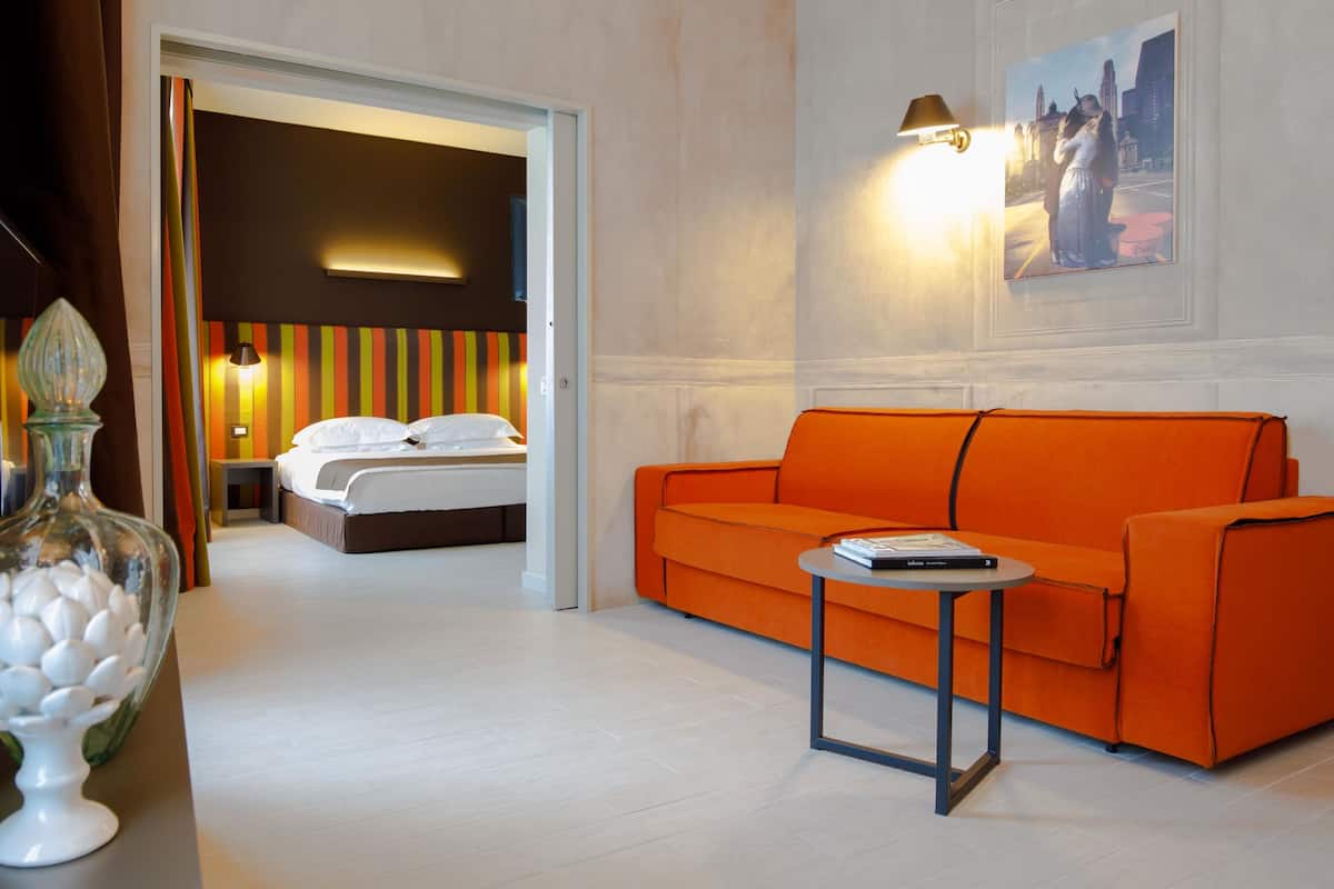 Executive Suite | Living area | Flat-screen TV