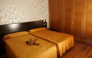Double or Twin Room | Minibar, blackout drapes, soundproofing, free WiFi - Hotel Don Agustín (Manilva)