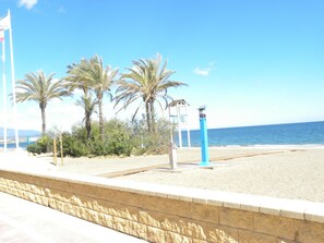 On the beach, white sand - Hotel Don Agustín (Manilva)