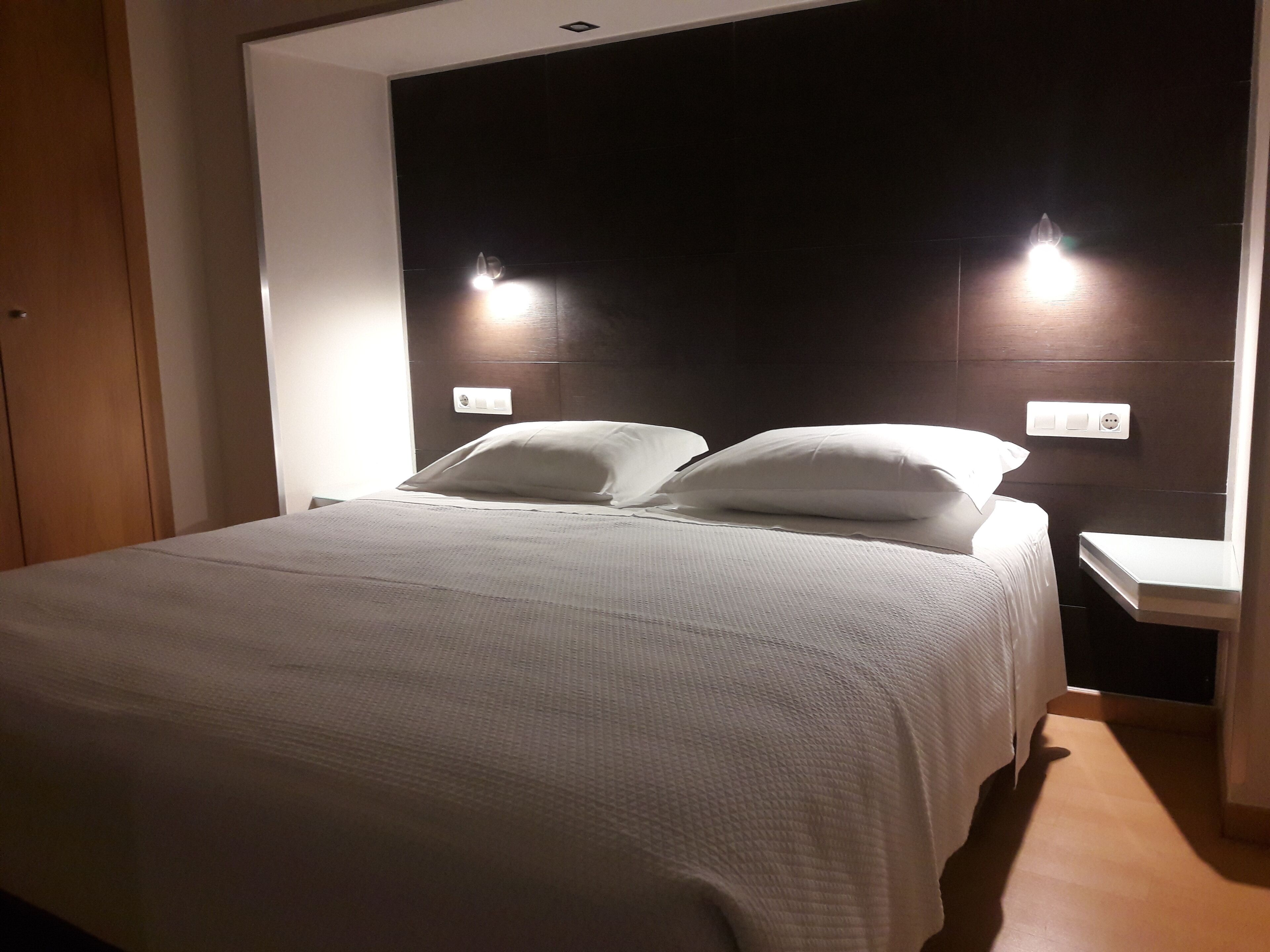 double or twin room | desk, cots/infant beds, free wifi, bed sheets