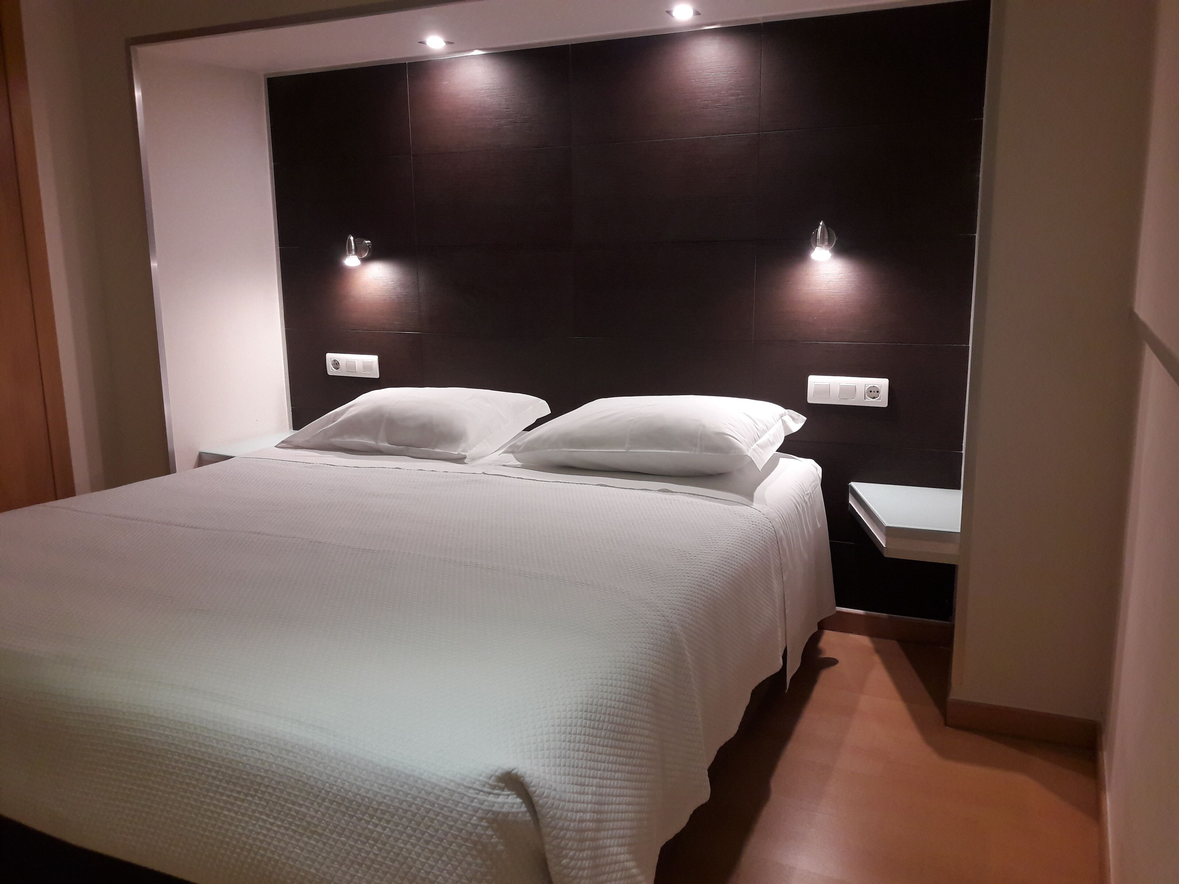 desk, cots/infant beds, free wifi, bed sheets