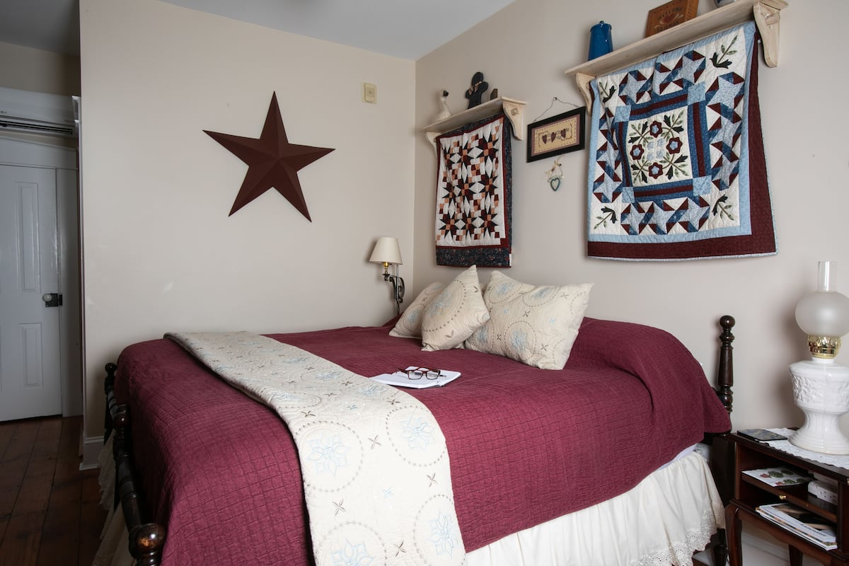 Rom (The Murphey Room ) | Strykejern/-brett, wi-fi (inkludert) og individuelt dekorert