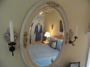 Room (The Hauck Room) | Individually decorated, individually furnished, iron/ironing board - E J Bowman House Bed & Breakfast (Lancaster)