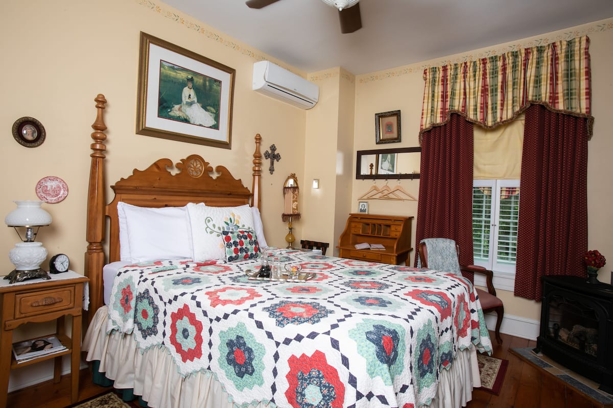 Rom (The Lucinda Mae Room) | Strykejern/-brett, wi-fi (inkludert) og individuelt dekorert