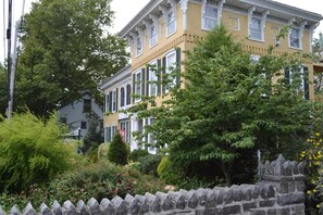 Exterior - E J Bowman House Bed & Breakfast (Lancaster)