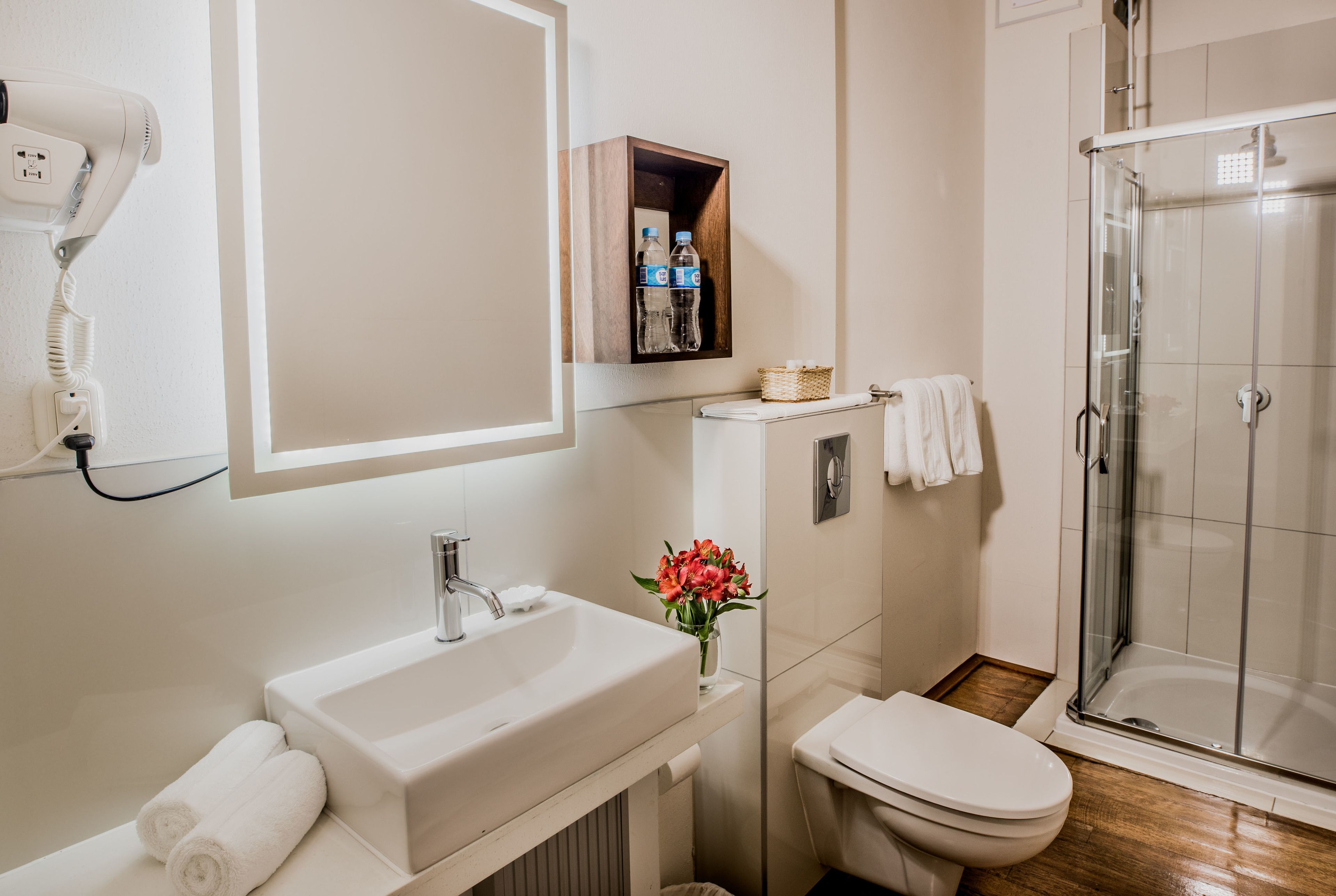 comfort double room | bathroom | free toiletries, hair dryer, bathrobes, slippers
