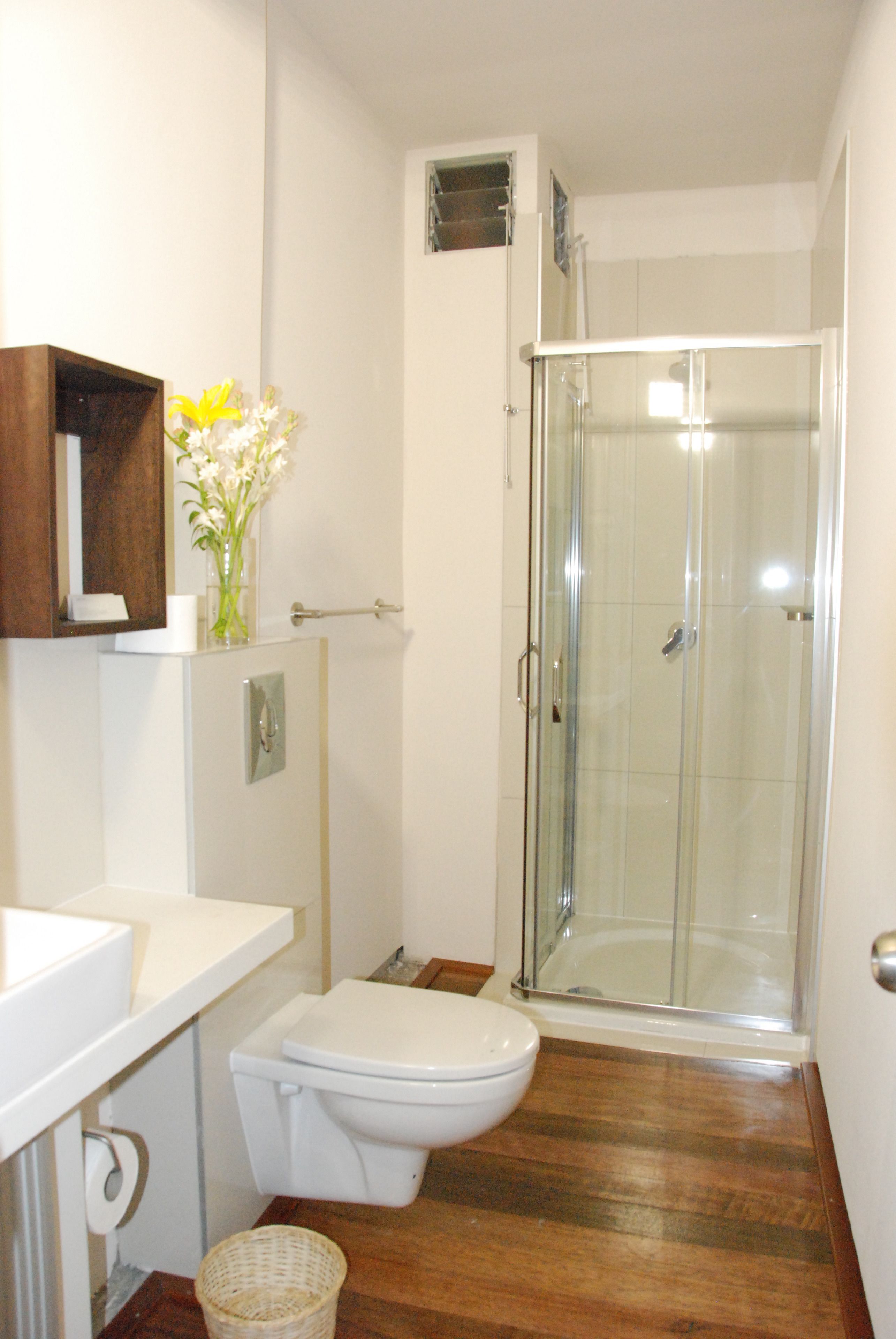 junior suite | bathroom | free toiletries, hair dryer, bathrobes, slippers