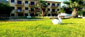 アリヴェリ コービン レジデンス アパートメンツ