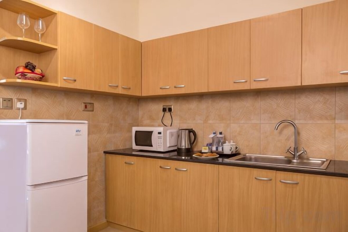 Private kitchen | Coffee/tea maker, fridge, microwave, electric kettle