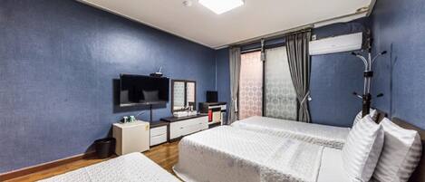 Economy Triple Room, Multiple Beds | Free WiFi, bed sheets