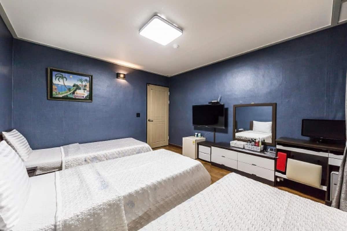 Economy Triple Room, Multiple Beds | Free WiFi, bed sheets
