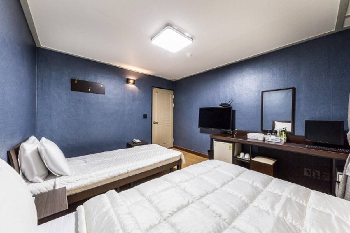 Habitación económica con 2 camas individuales, 2 habitaciones | Wifi gratis y ropa de cama