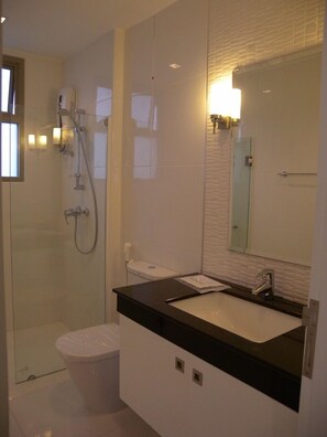 3 Bedroom  | Baño | Bañera y ducha independientes y bañera profunda