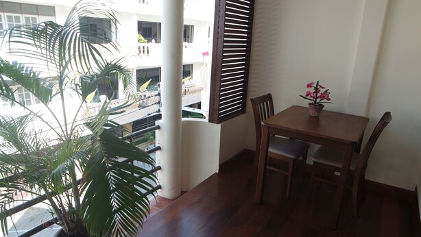 Studio | Balcony - Little Nordic Cha Am Apartment (Cha-am)
