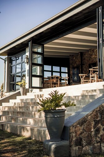 Thanda Manzi Country Hotel