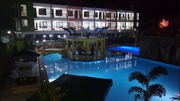 Outdoor pool, pool umbrellas, sun loungers