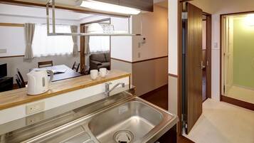 2 bedrooms, desk, free WiFi