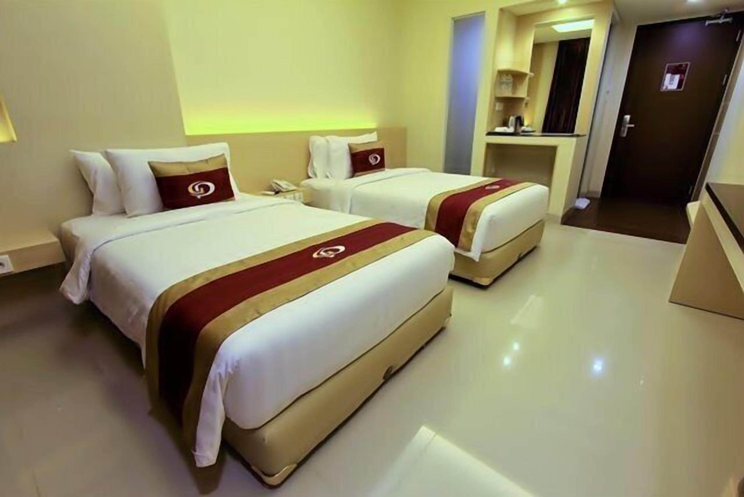 superior twin room | minibar, desk, blackout curtains, soundproofing