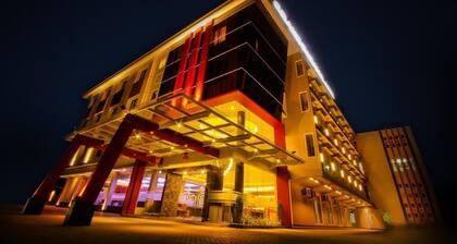 Grand Parama Hotel