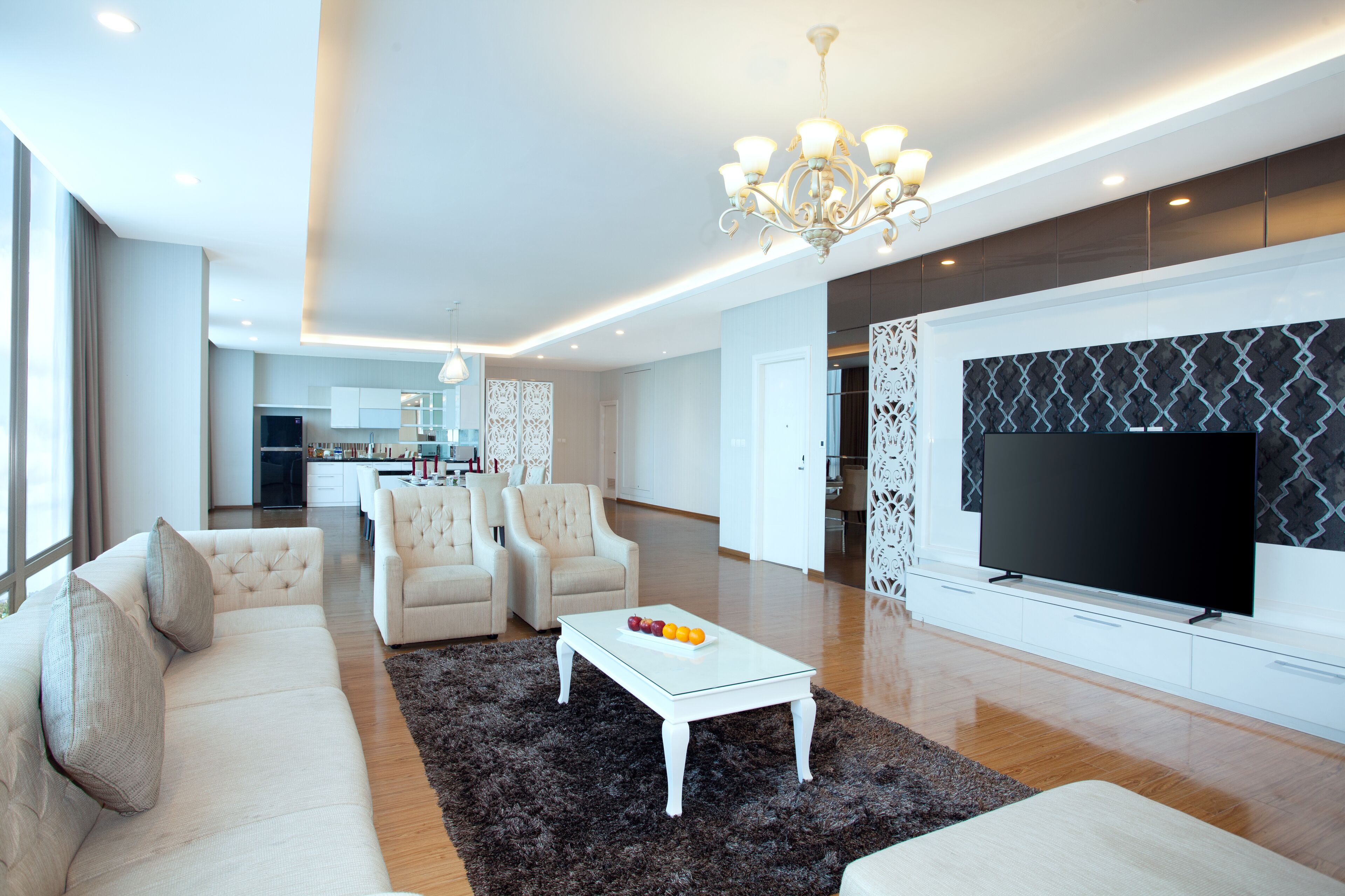 platinum suite room | minibar, in-room safe, desk, blackout curtains