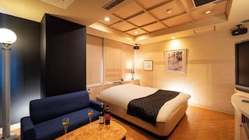 Standard Double Room | Desk, soundproofing, free WiFi, bed sheets