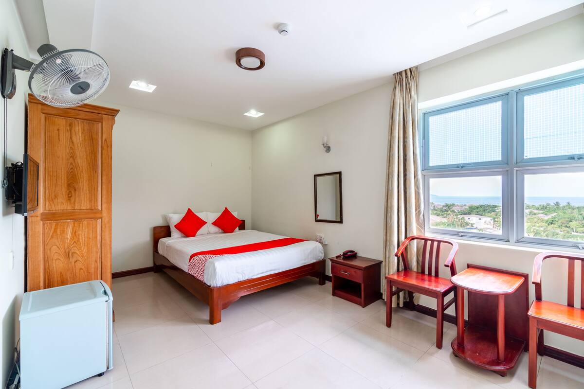 Deluxe Double Room | Minibar, in-room safe, desk, WiFi (free)