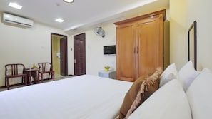Minibar, in-room safe, desk, free WiFi