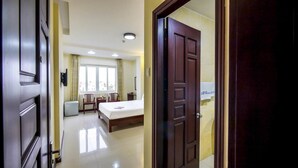 Minibar, in-room safe, desk, WiFi (free) - Hava Hotel Danang (Da Nang)
