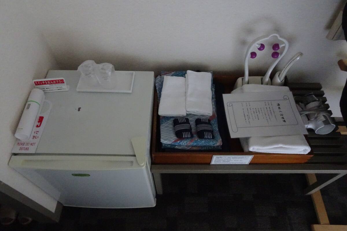 business twin room, multiple beds, smoking | in-room safe, free wifi