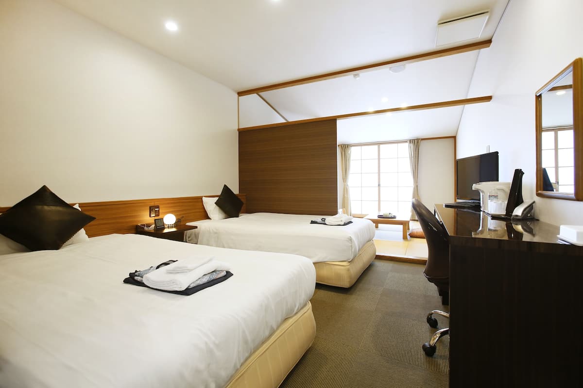 Family Double Room | In-room safe, WiFi (free)