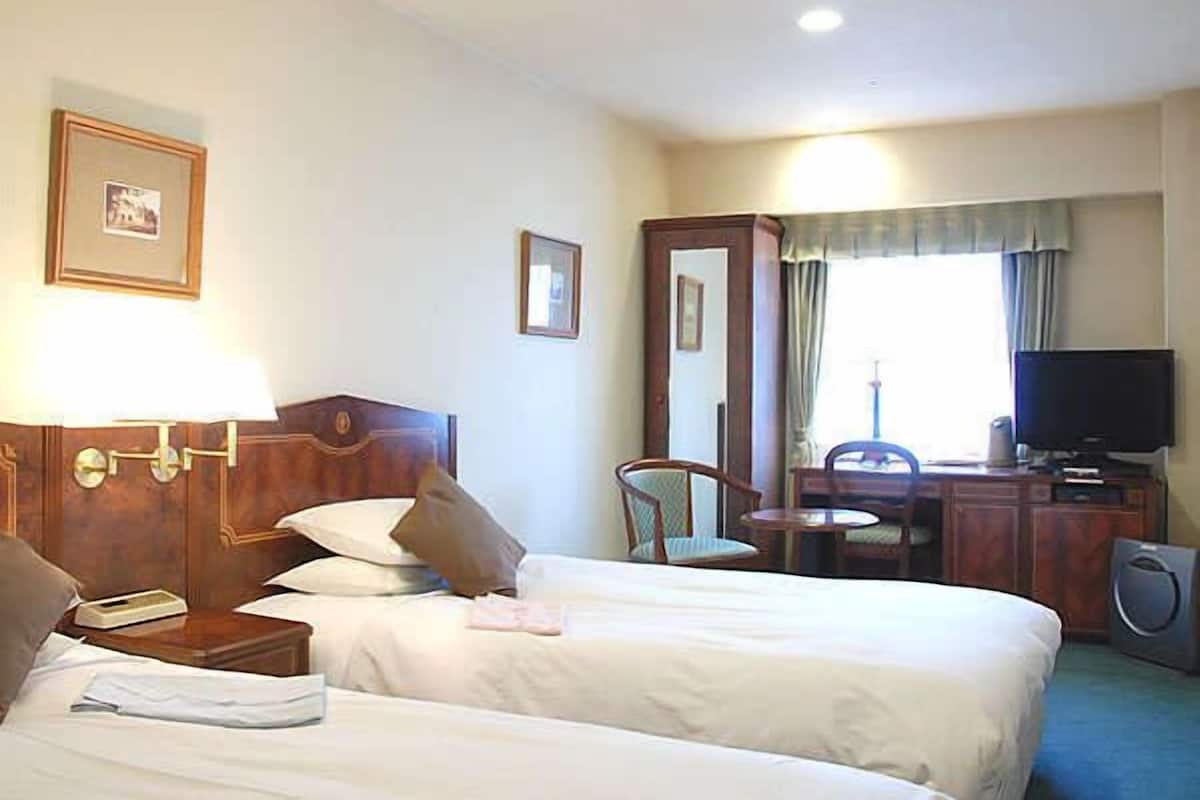 Desk, free WiFi, bed sheets