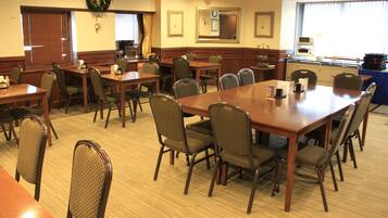 Colazione a buffet, servita tutte le mattine (1000 JPY a persona)