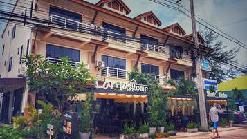 Mặt tiền nơi lưu trú