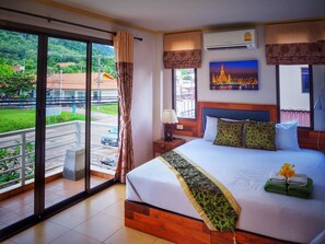 Deluxe Double Room with Balcony | Hypo-allergenic bedding, in-room safe, desk, free WiFi - Lanta at Home (Ko Lanta)