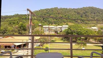 Deluxe Double Room with Balcony | Hiên