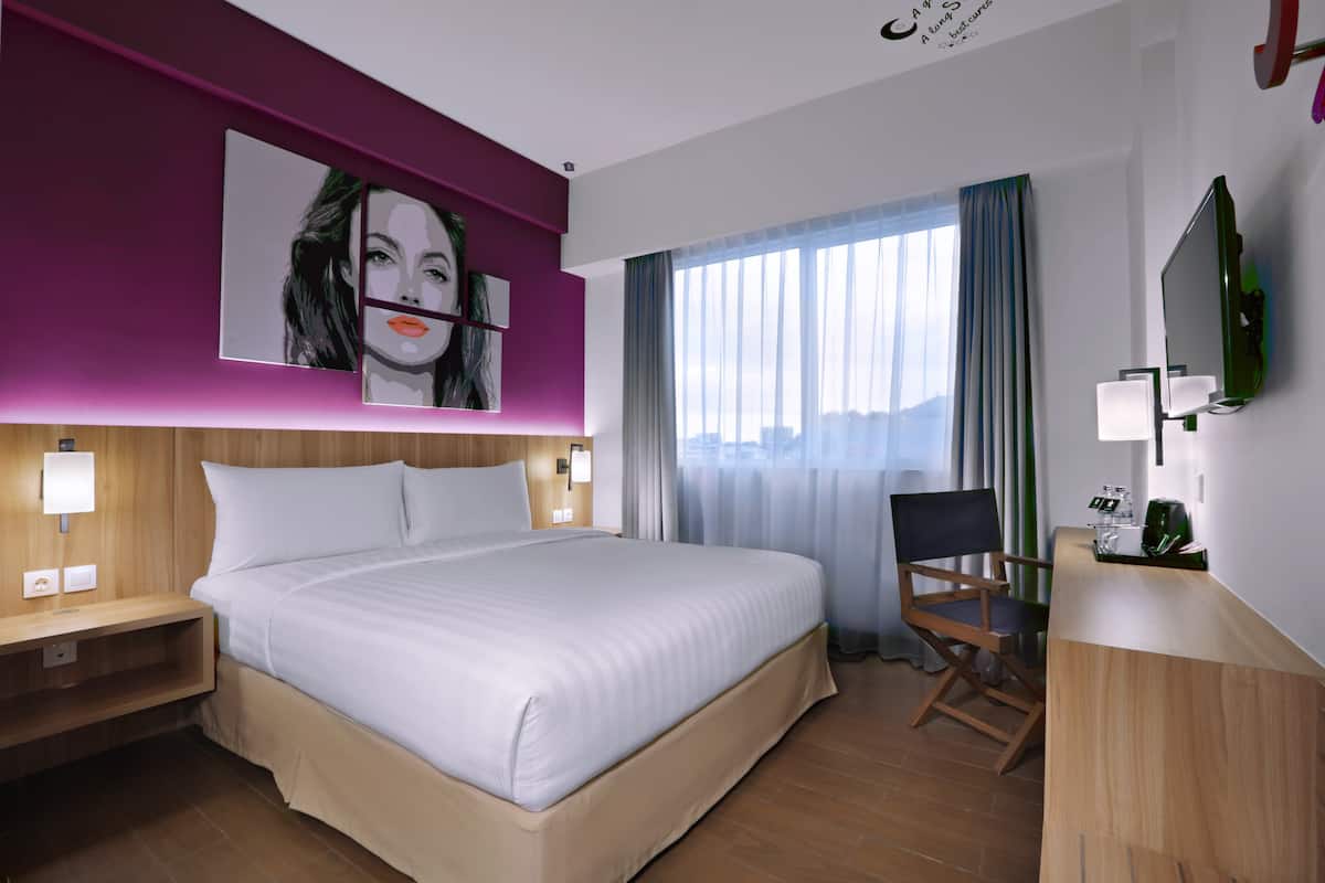 Minibar, in-room safe, soundproofing, free WiFi