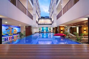 Outdoor pool, pool loungers