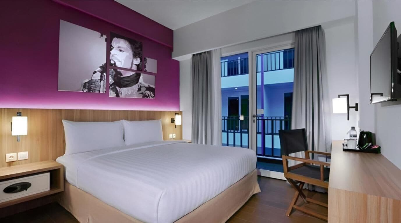 Deluxe Double Room, 1 Queen Bed, Non Smoking | Minibar, in-room safe, soundproofing, rollaway beds