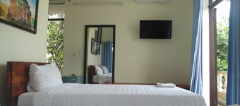 Yellow House Homestay