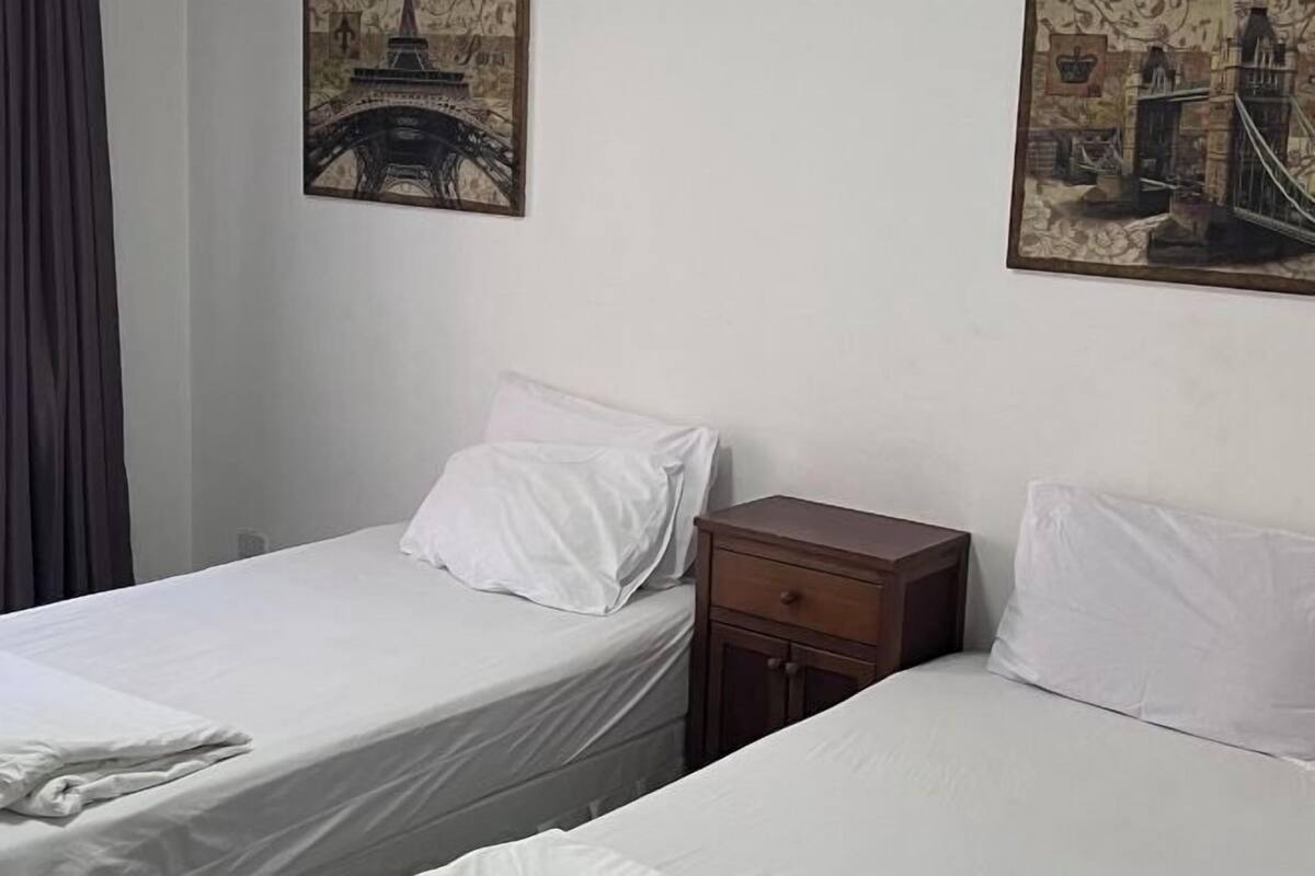 Escritorio, cunas gratuitas, wifi gratis