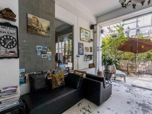 Bar (on property) - Oriental Smile Hotel (Bangkok)