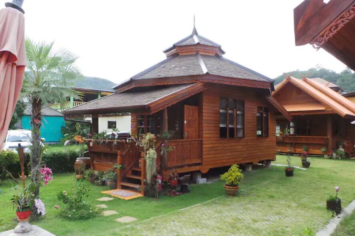 Deluxe Studio 
