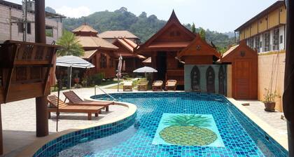 Golden Teak Resort - Baan Sapparot