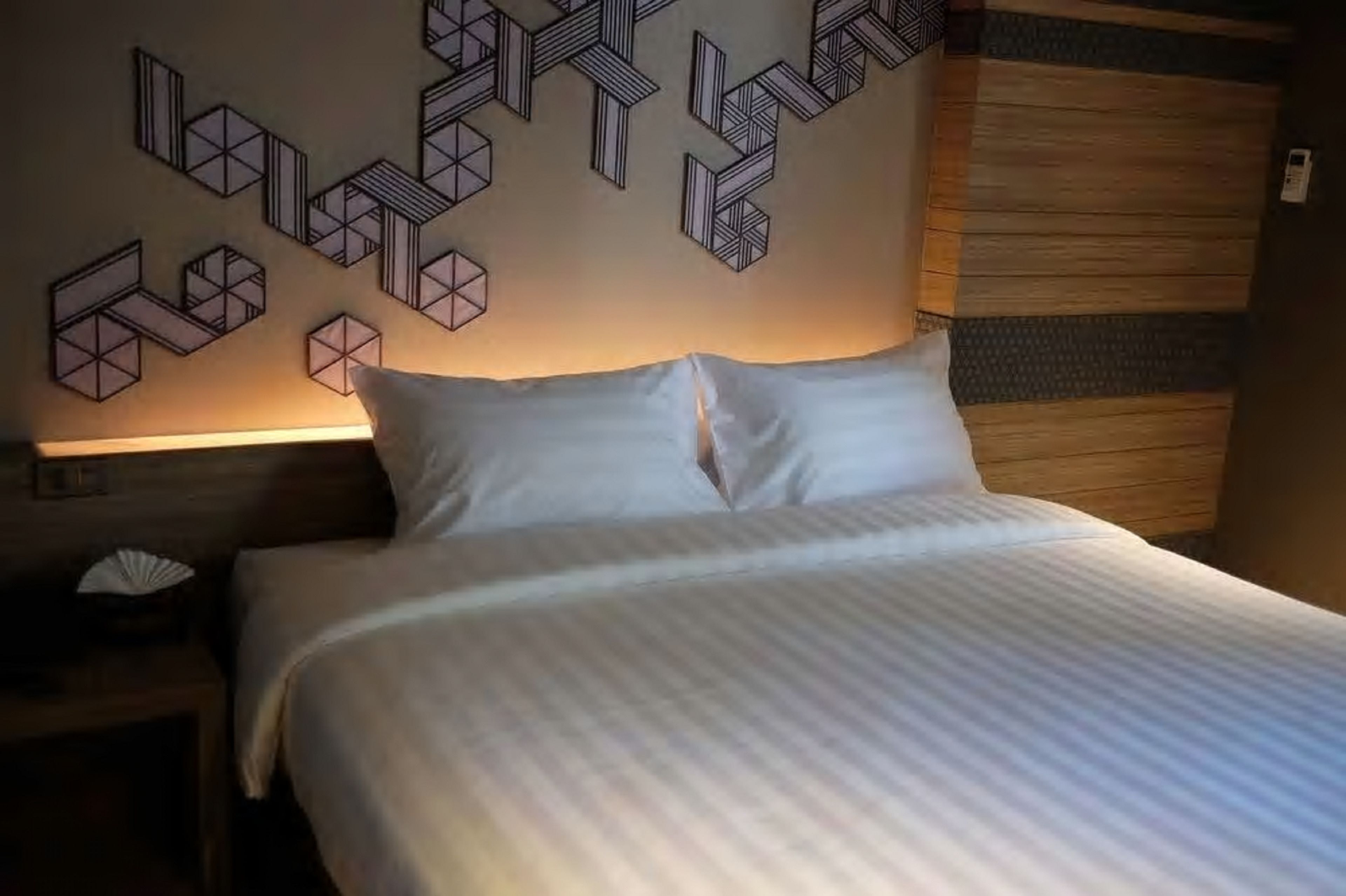 minibar, in-room safe, desk, blackout curtains