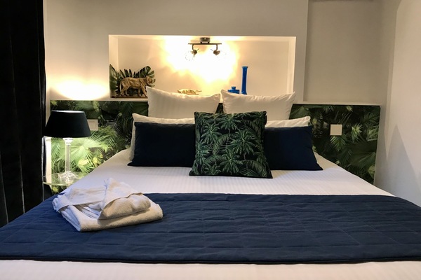 Habitación Confort doble, 1 cama doble | Decoración individual, mobiliario individual, escritorio