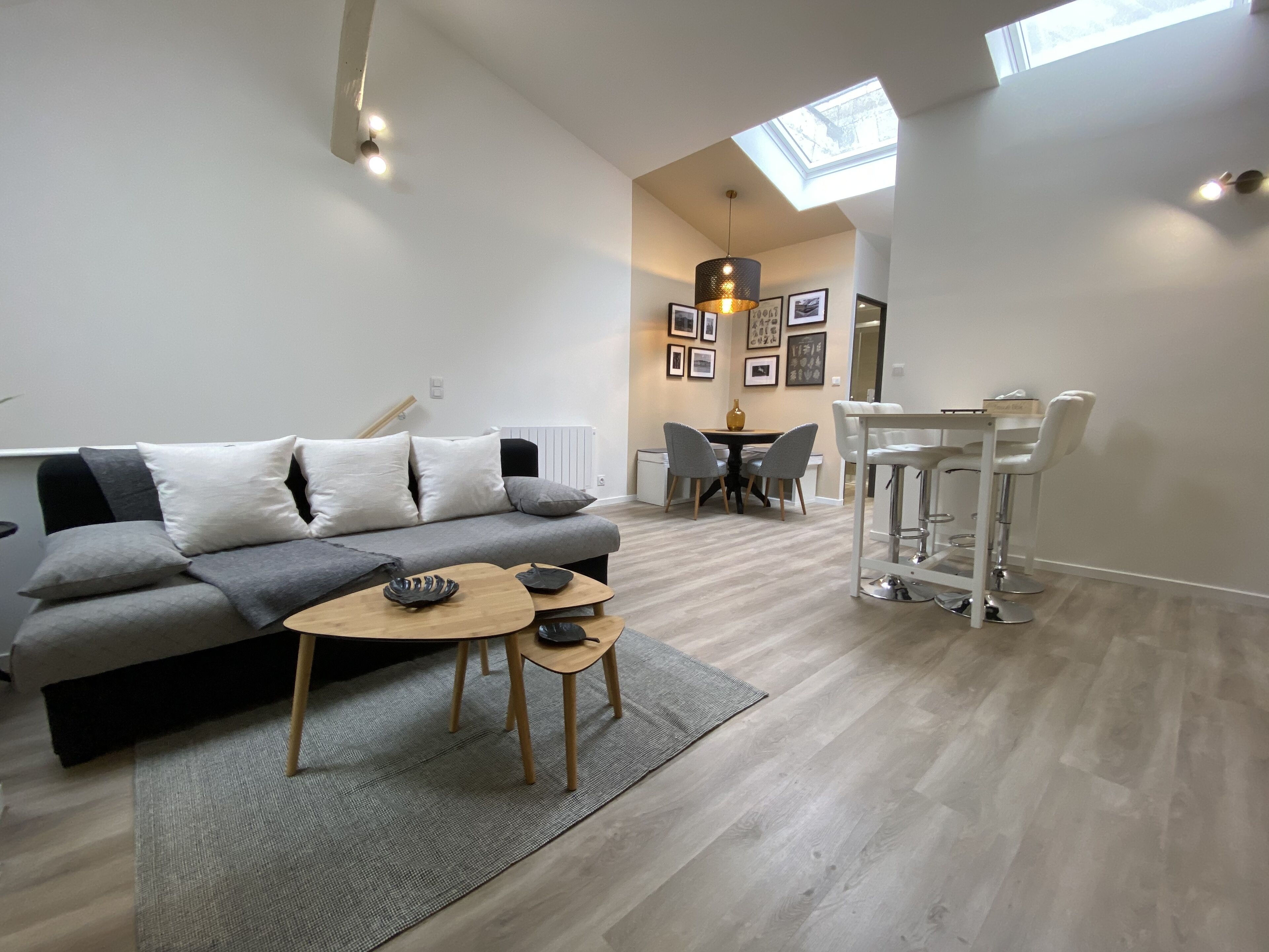 Departamento Premium | Área de sala de estar | Televisión de pantalla plana 